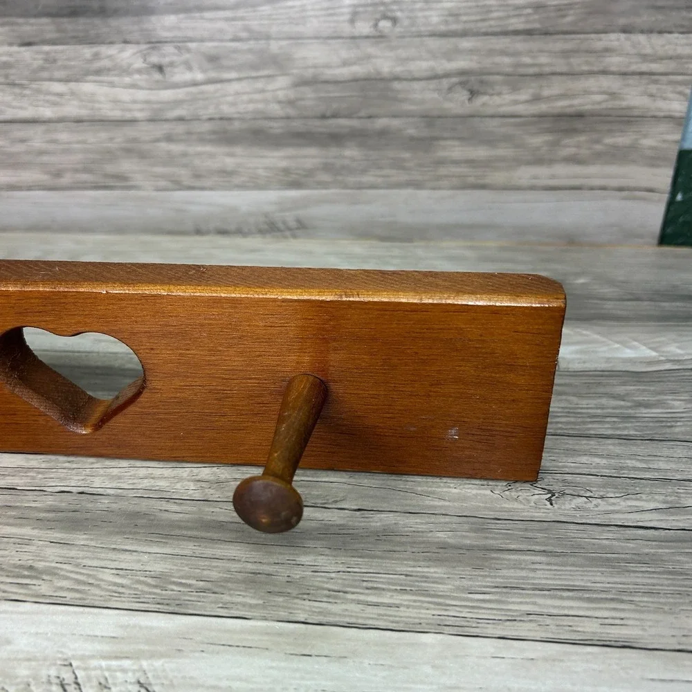 Heart Cut Out Wooden Peg Rack Coat Hat Rack Wall Hanging Country Rustic